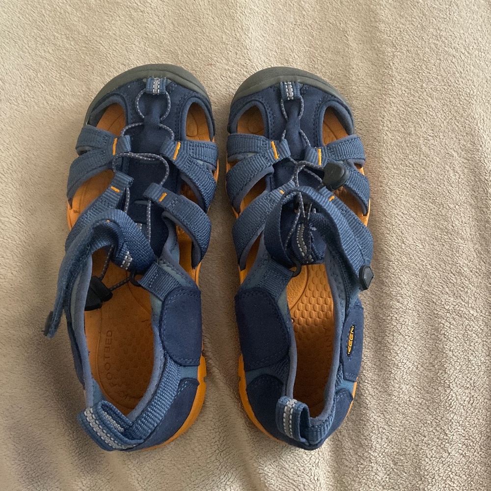 Keen boys sandals